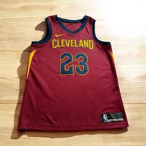 LEBRON JAMES CLEVELAND CAVALIERS NIKE SWINGMAN JERSEY SIZE 44 (M)